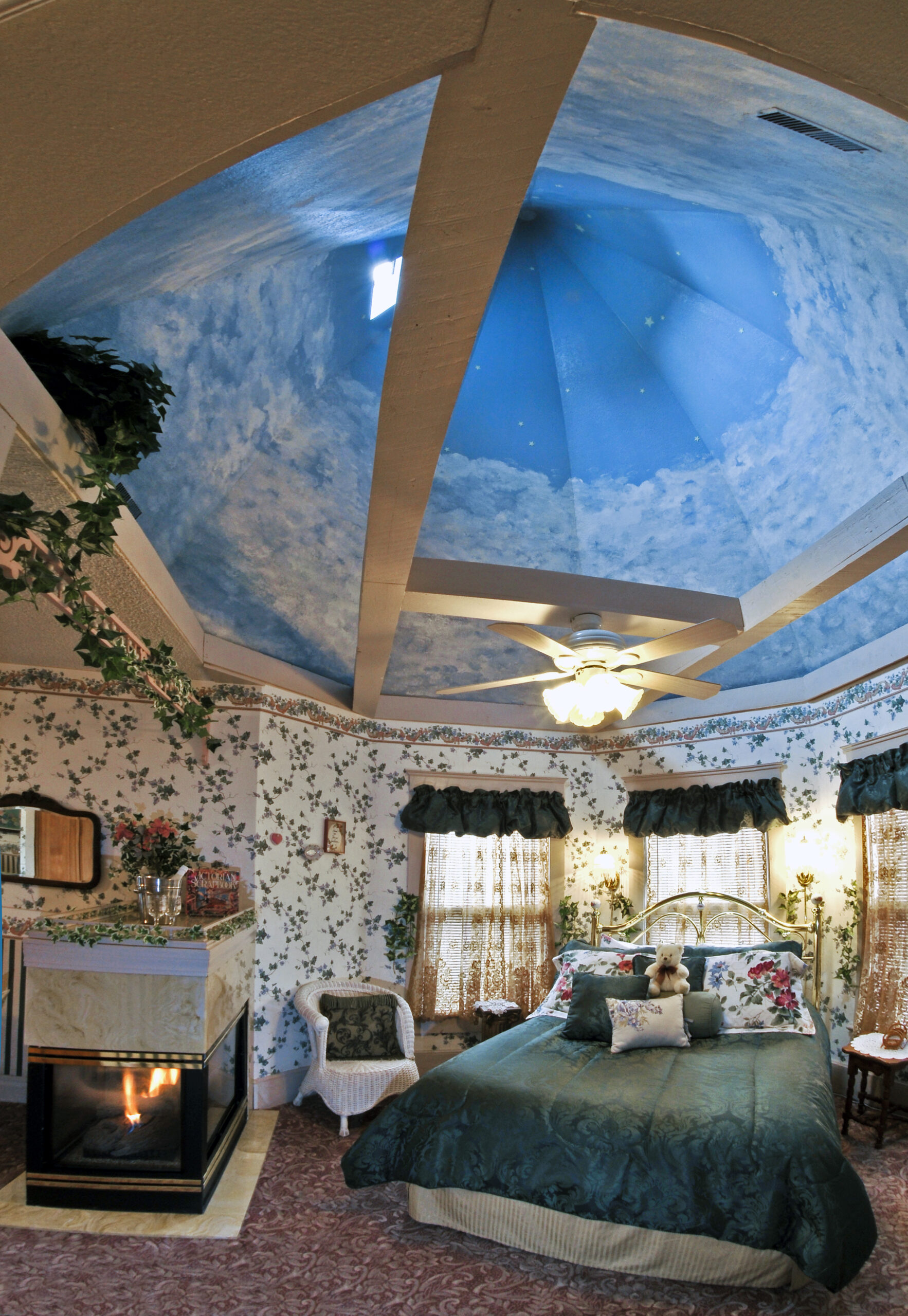 Holden House 1902 Bed and Breakfast Inn Aspen Suite - Bed & Breakfast Innkeepers of Colorado Association