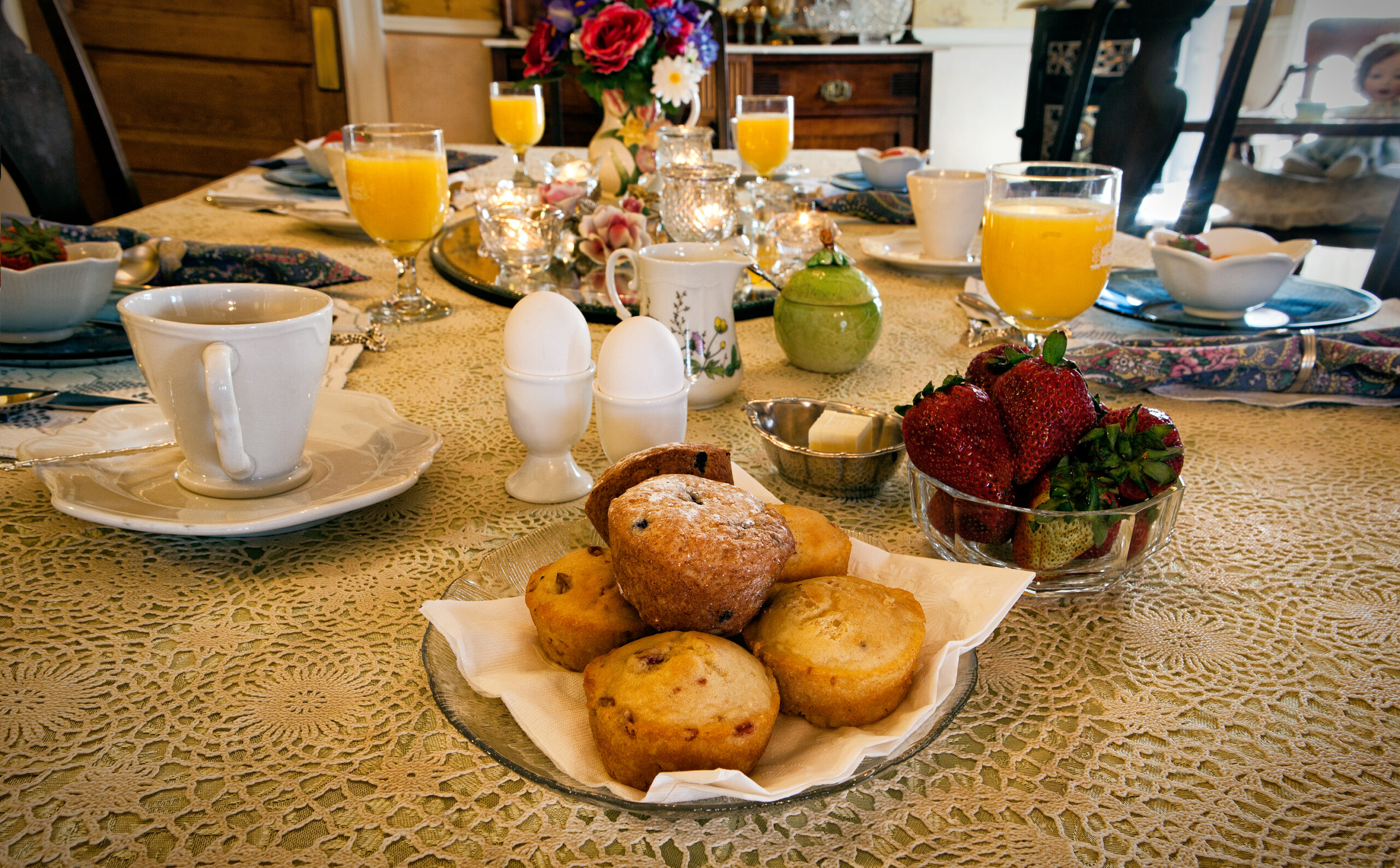 Holden House 1902 Bed & Breakfast Inn Dining Room - Bed & Breakfast Innkeepers of Colorado Association