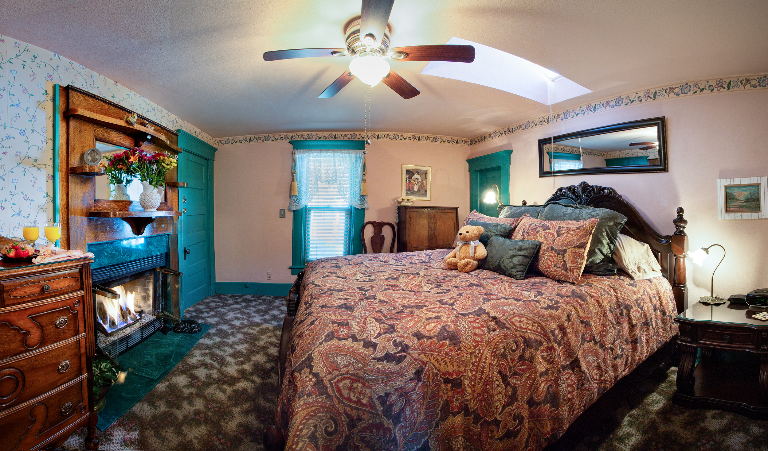 Holden House 1902 Bed and Breakfast Inn Silverton Suite - Bed & Breakfast Innkeepers of Colorado Association