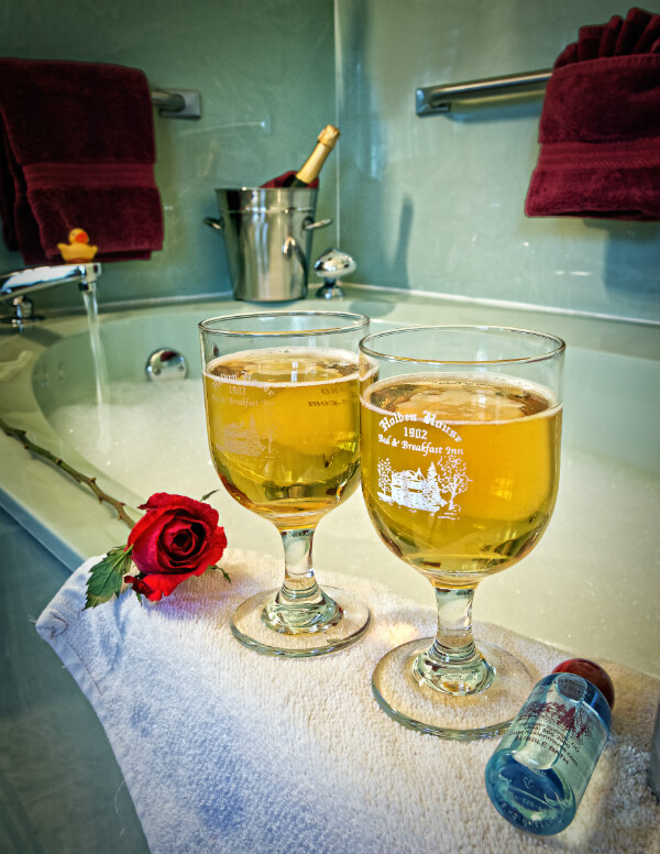 Bath with Rose - Bed & breakfasts & inns of Colorado Association