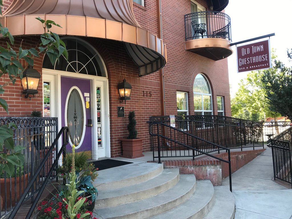 Old Town GuestHouse Offers Packages In The Heart of Historic Colorado Springs